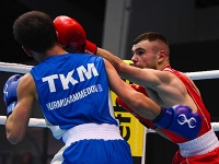 Първи победи за родните боксьори в зала „София“