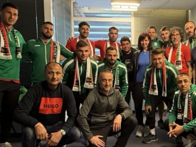 Фен клубът на България подкрепи националите по мини футбол.  