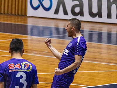 Разменени победи, драма и дъжд от червени картони в сблъсъците между „Етър“ и ЦСКА