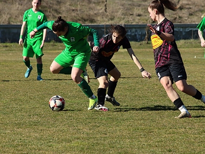 Тройна доза женски футбол в ефира ни през уикенда