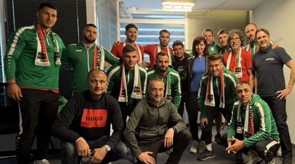 Фен клубът на България подкрепи националите по мини футбол.  